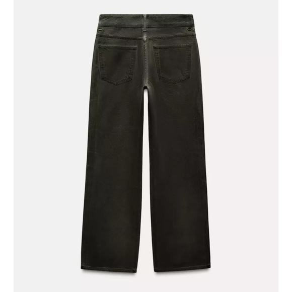Relaxed Fit (4) - Straight Leg - Mid Waist- Waxed Finished-
ZW ZARA WOMAN JEANS - Picture 5 of 15